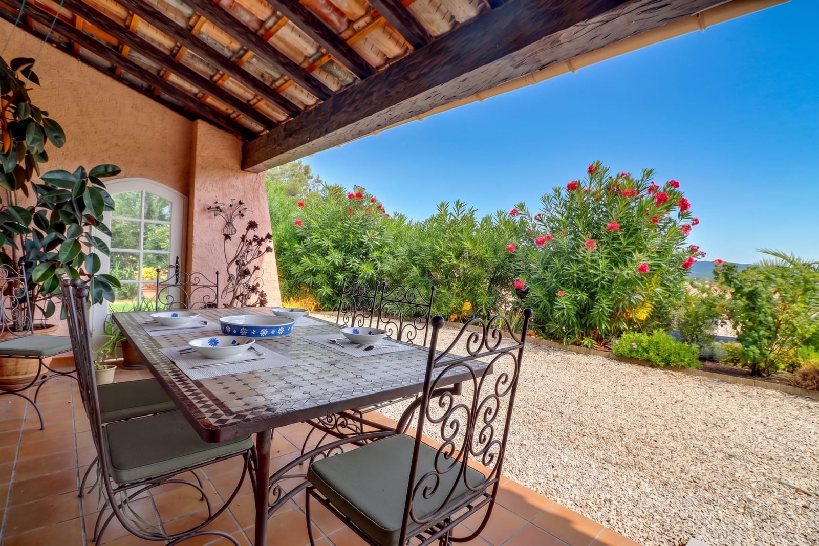 Photo 2 : Maison 6 pièces 160 m² – au calme