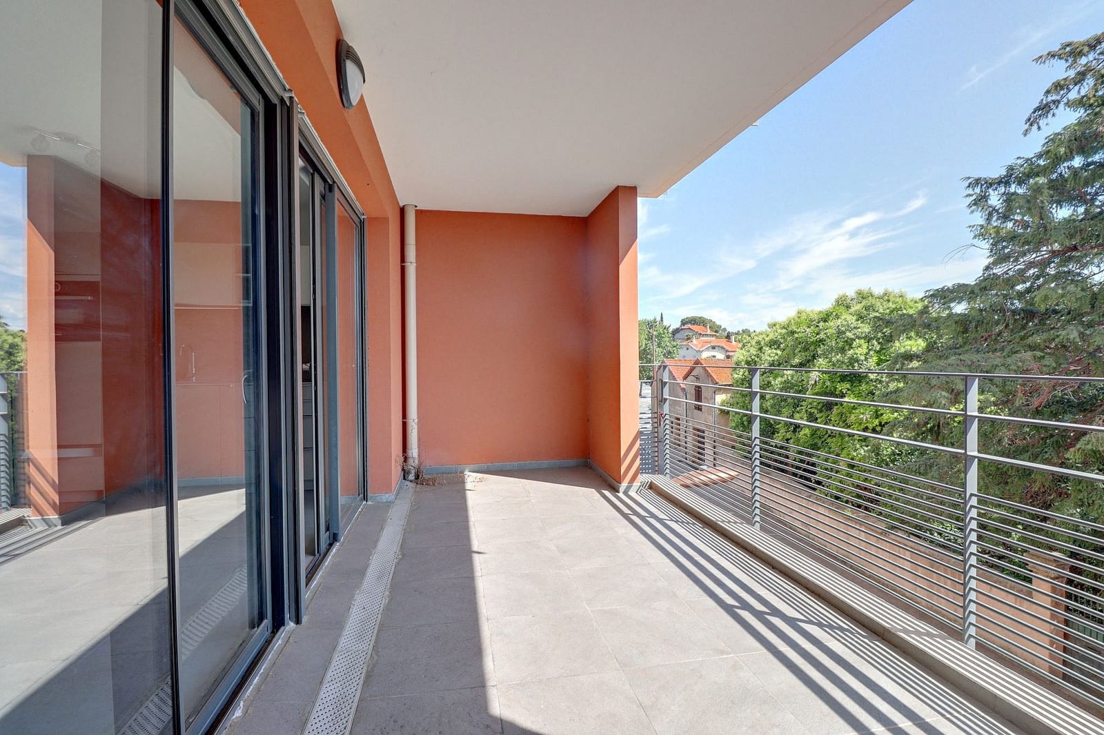Photo 3 : Appartement 3 pièces 56 m² – terrasse